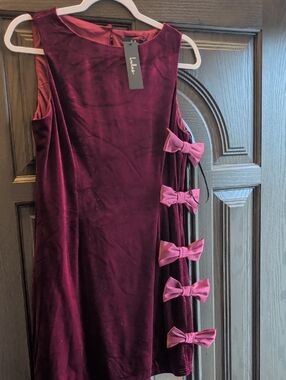 Lulu's Women's Burgundy Velvet Dress with Side Bow Accents